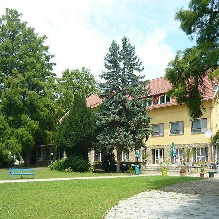 Hotel Kenese Balatonkenese Exterior photo