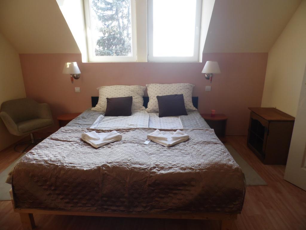 Hotel Kenese Balatonkenese Room photo