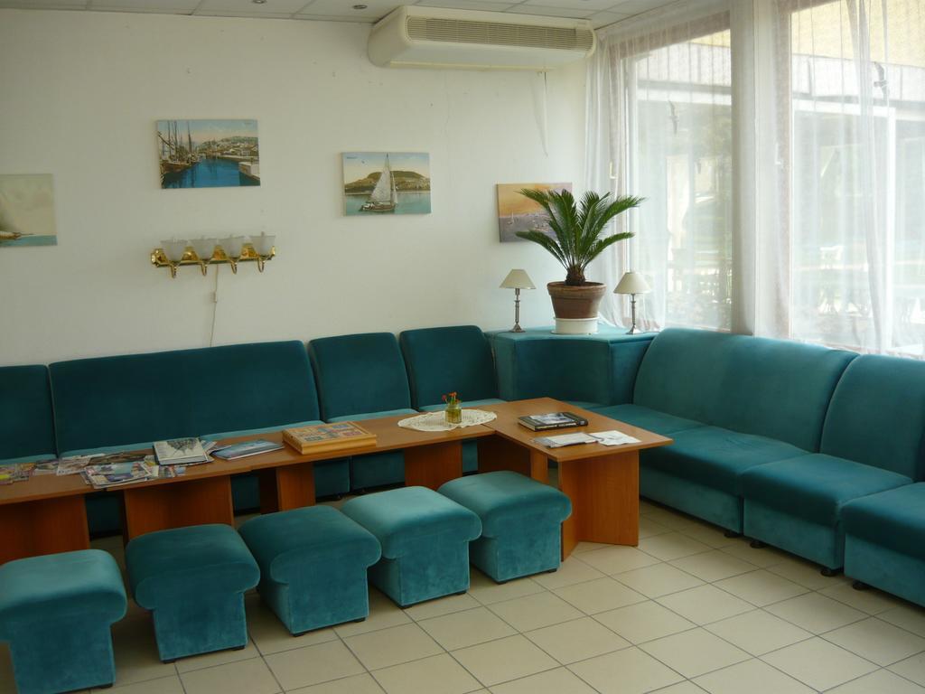 Hotel Kenese Balatonkenese Exterior photo