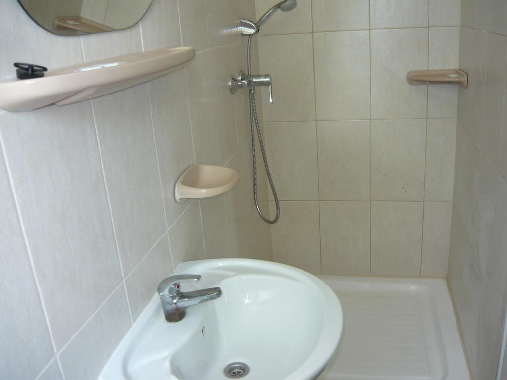Hotel Kenese Balatonkenese Room photo