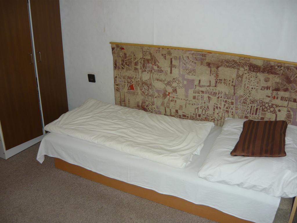 Hotel Kenese Balatonkenese Exterior photo