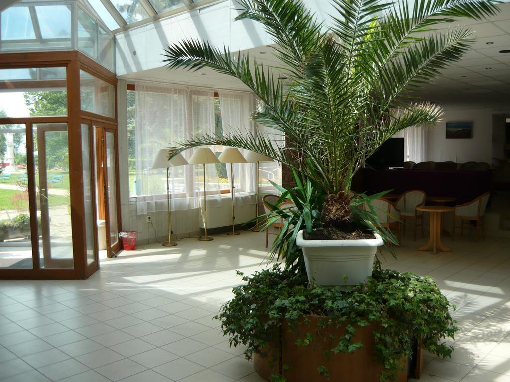 Hotel Kenese Balatonkenese Exterior photo