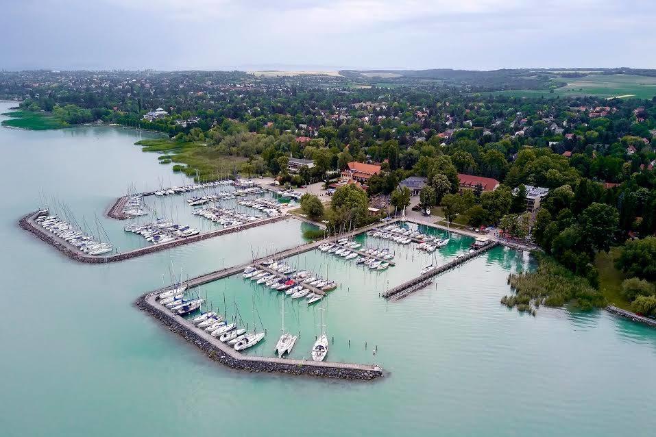 Hotel Kenese Balatonkenese Exterior photo